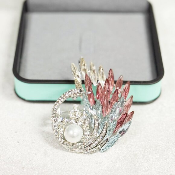 crystal swan brooch, silver brooch, women's brooch, suit brooch, pearl brooch - Picture 7 of 7
